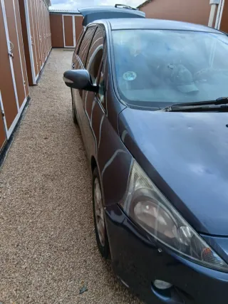 Mitsubishi Grandis 2007