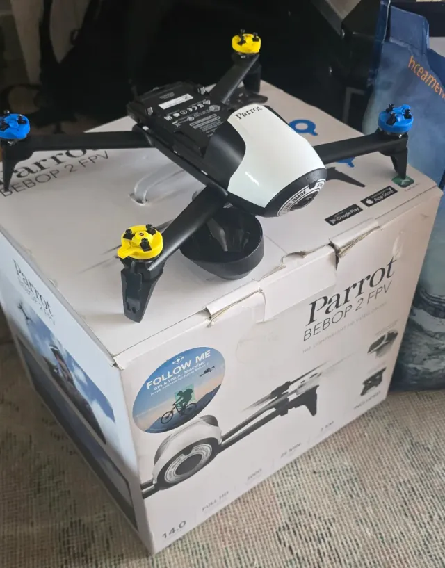 Dron Parrot Bebop 2 FPV