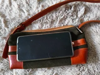 Bolso piel en cuero y serraje verde