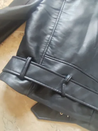 Chaqueta Cuero Zara Negra