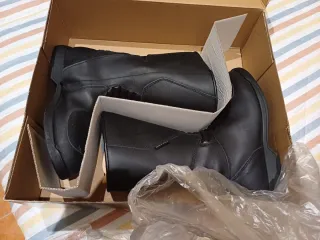 Chaqueta moto mujer MACNA talla M, pantalón  botas