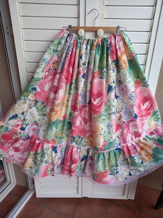 ZAGALEJO TRADICIONAL CON DELANTAL BEIGE