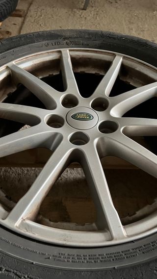 4 Llanta Land Rover Evoque