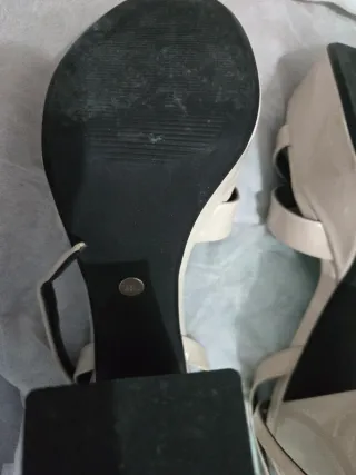 Sandalias Zara Beige Tacón