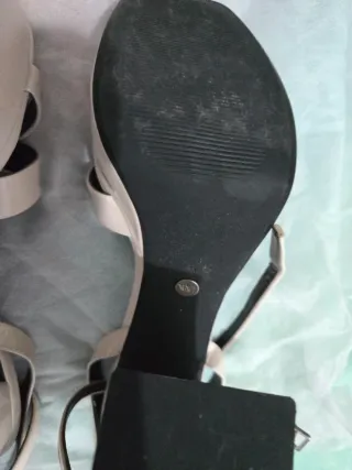 Sandalias Zara Beige Tacón