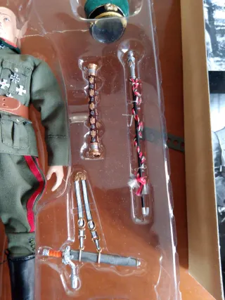 Figura escala 1/6 tipo Geyperman