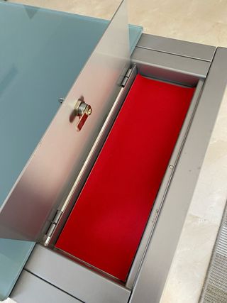 Mesa de cristal y metal extensible