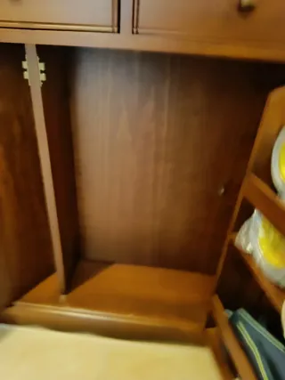 Mueble de madera recibidor.