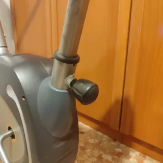Bicicleta estática magnética con pantalla