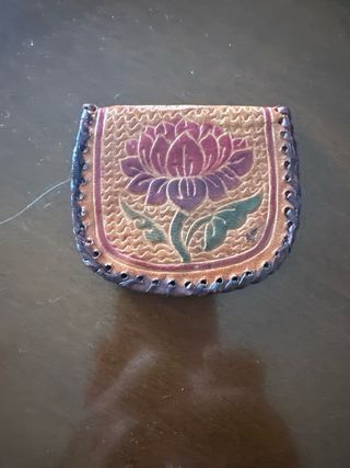 Portamonete in pelle con rosa