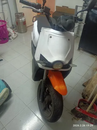 Moto Eléctrica Scooter Negra
