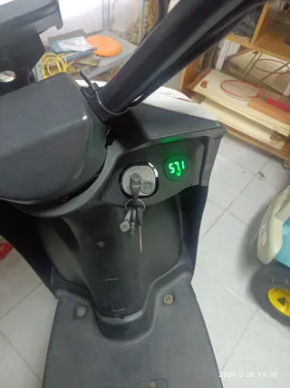 Moto Eléctrica Scooter Negra