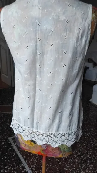 Canotta bianca con pizzo