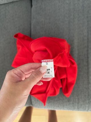 Vestido corto rojo cruzado