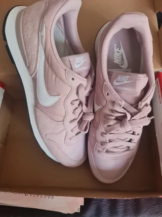 Zapatillas Nike Unisex Rosa y Blanco