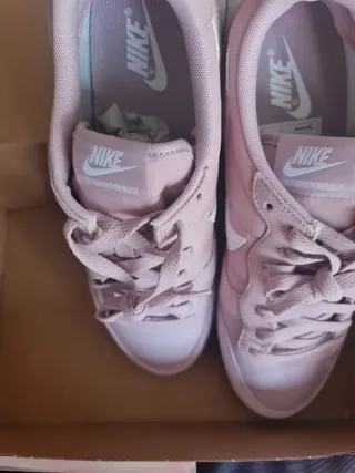 Zapatillas Nike Unisex Rosa y Blanco