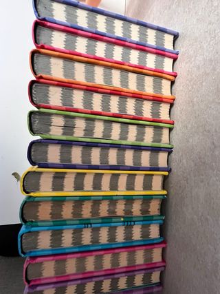 Nancy Clodett y colección de libros