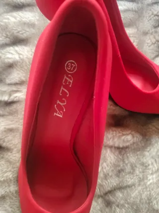 Zapatos de tacón de tela sin estrenar T.37