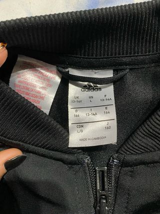 Chaqueta Adidas Negra Talla 13-14 equivalente XS