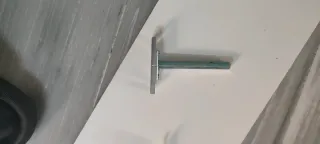 Repisa blanca de 4 cm por 95 de largo por 2