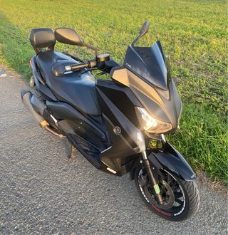 Yamaha XMAX 400 Negro