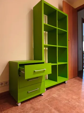 Mueble modular verde tipo Kallax y cajonera
