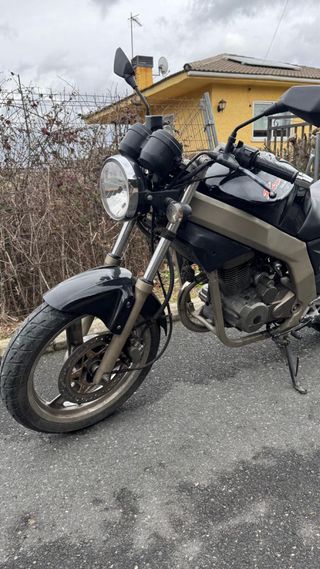 Daelim Roadwin 125cc Naked 2005