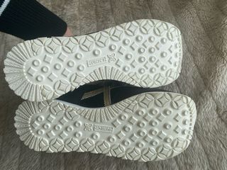 Zapatillas Munich negras y doradas