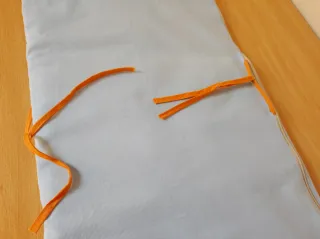 Conjunto edredón y chichonera cuna