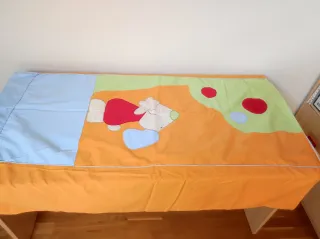 Conjunto edredón y chichonera cuna