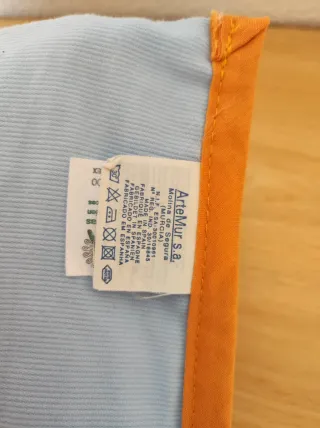 Conjunto edredón y chichonera cuna