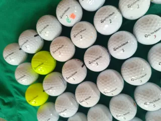60 bolas de Golf TaylorMade usadas en G: A