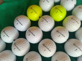 60 bolas de Golf TaylorMade usadas en G: A