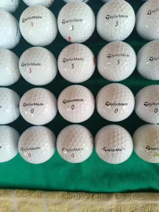 60 bolas de Golf TaylorMade usadas en G: A