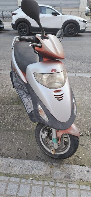Kymco Movie XL 125cc Scooter
