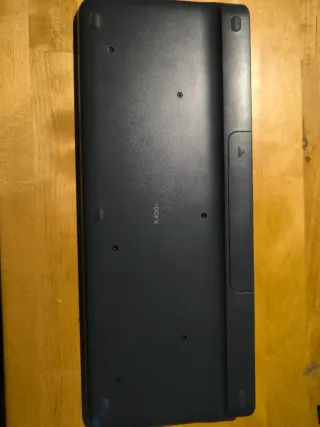 Teclado y touchpad inalámbrico Logitech K400+