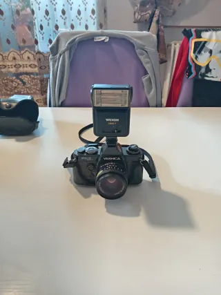 Yashica FX-D Quartz fotocamera + Flash Wexon