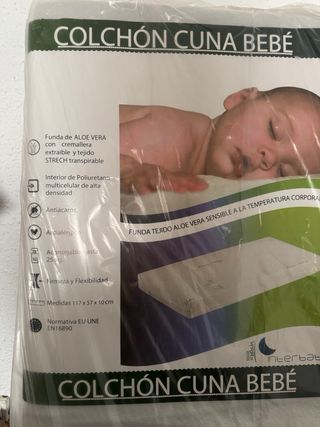 Cuna de viaje con colchón nuevo