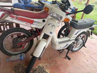 Derbi Savanah FDS Trial Roja y Blanca