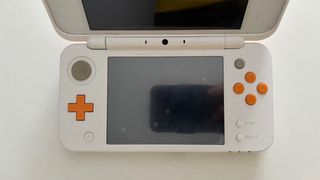 Nintendo New 2DS XL Arancione/Bianco