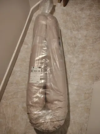 Alfombra pelito rosa 2.40 x 3.40, está sin abrir