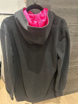 Sudadera Adidas Chile 62 Negra y Rosa
