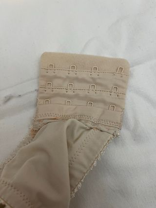 Reggiseno pizzo beige taglia IT7E