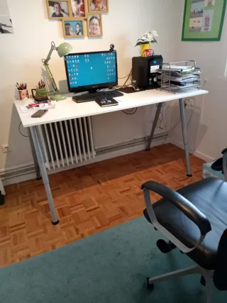 Mesa de estudio/trabajo blanca y gris