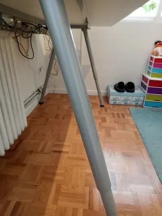 Mesa de estudio/trabajo blanca y gris