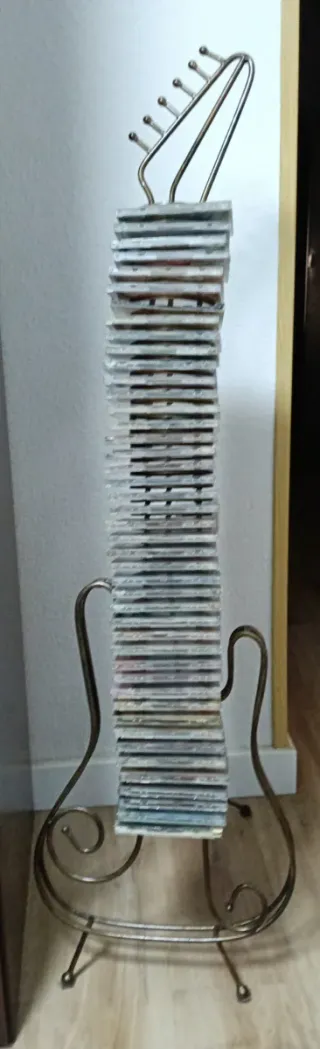Soporte Guitarra para CDs