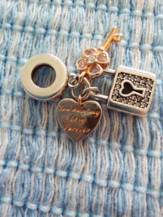 Colgante Corazón Candado Llave Pandora