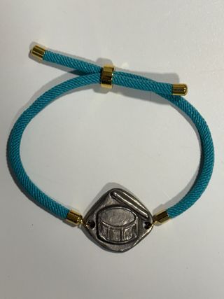 Pulsera con tambor y baquetas en zamak