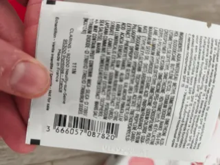 Neceser Clarins con Mascara XXL y Piedra Gua Sha