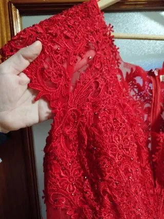Vestido largo rojo encaje y lentejuelas